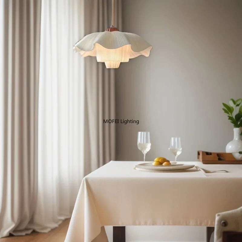 Nordic Petal Shaped French Chandelier Simple Romantic Cream Style Living Room Master Bedroom Home Decor Elegant Pendant Light