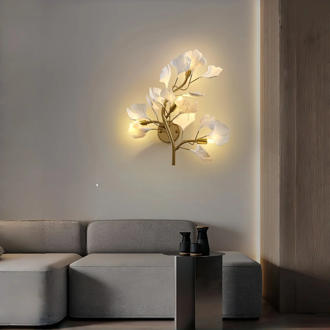Luxury Gold Ginkgo Leaf Wall Sconce Modern LED Wall Lamp Creative Flower Wall Light Fixture for Bedroom Living Room Home Decor