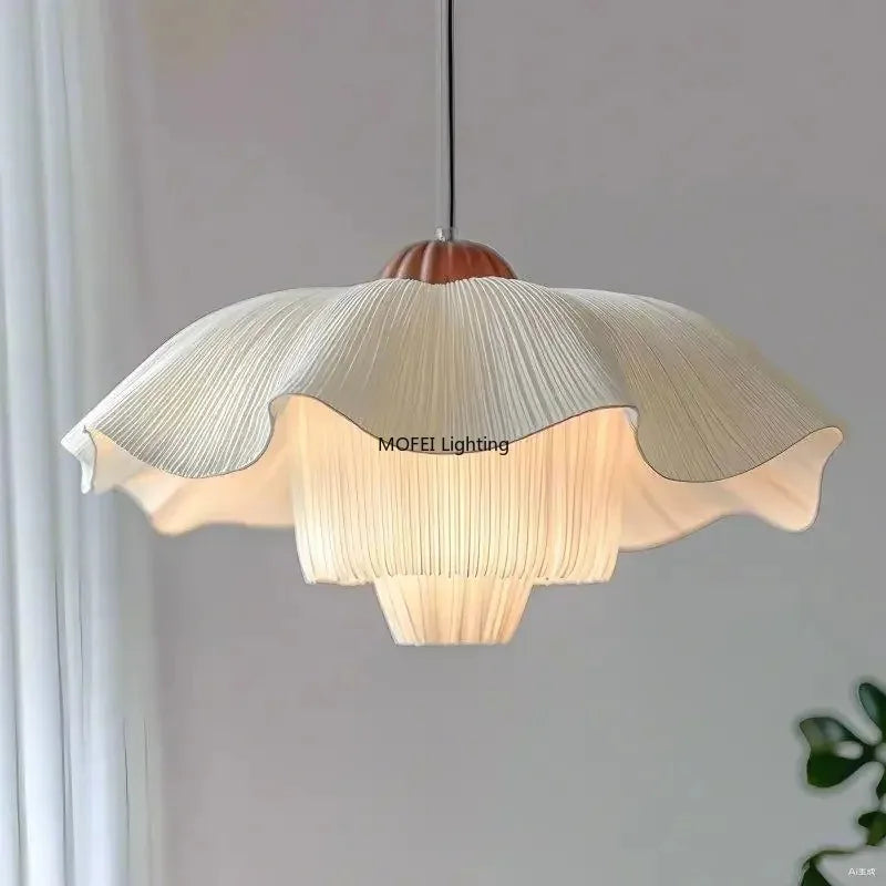 Nordic Petal Shaped French Chandelier Simple Romantic Cream Style Living Room Master Bedroom Home Decor Elegant Pendant Light