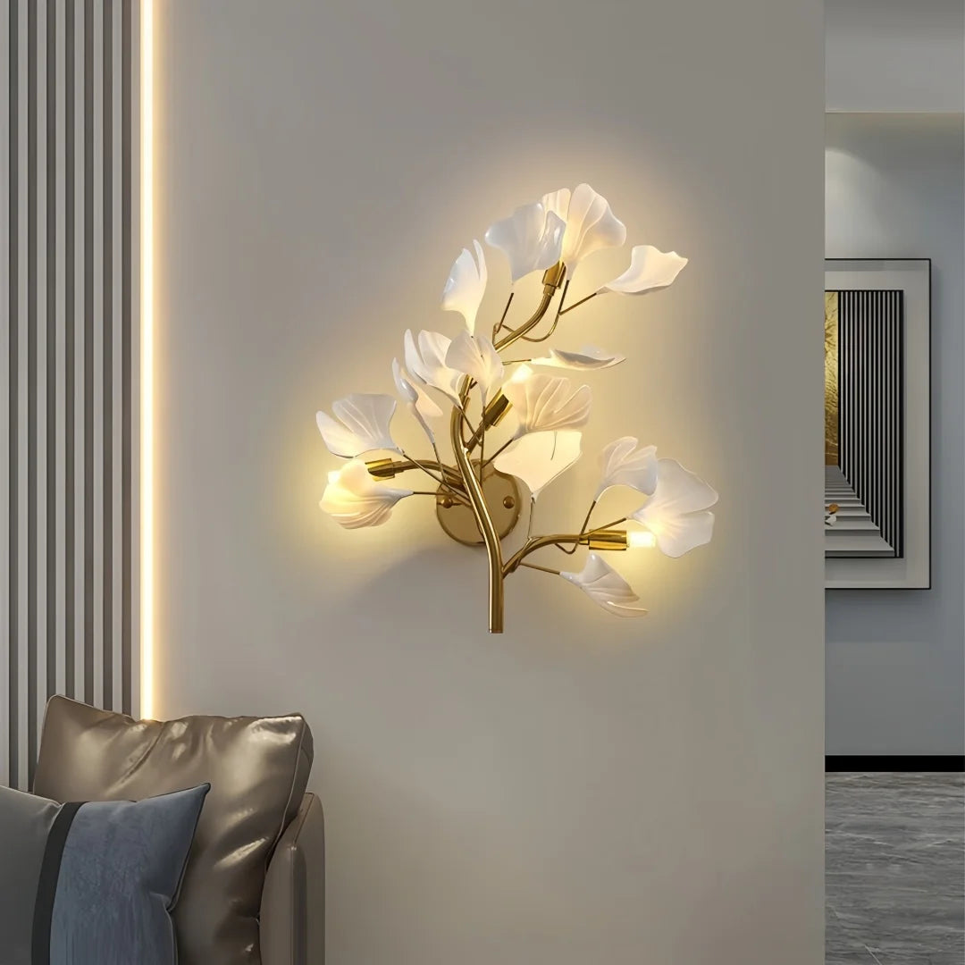 Luxury Gold Ginkgo Leaf Wall Sconce Modern LED Wall Lamp Creative Flower Wall Light Fixture for Bedroom Living Room Home Decor