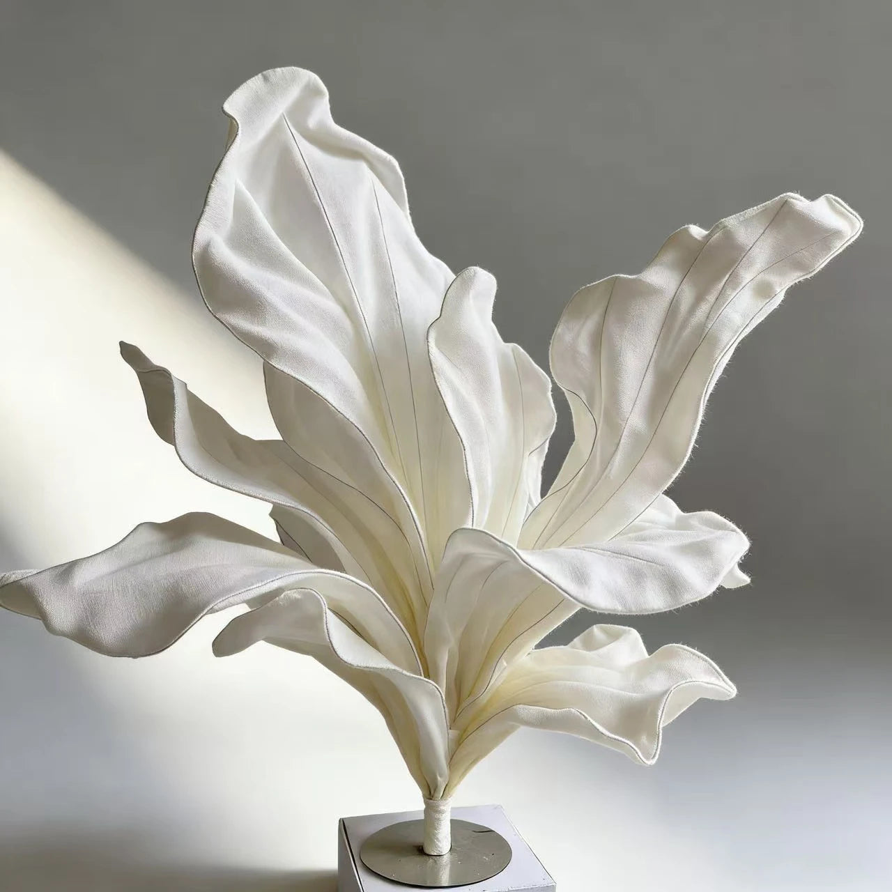2Pcs Handmade Organza Table Flower Artistic Yarn Floral Ornament Artificial Flower for Window Display Shooting Prop Home Decor